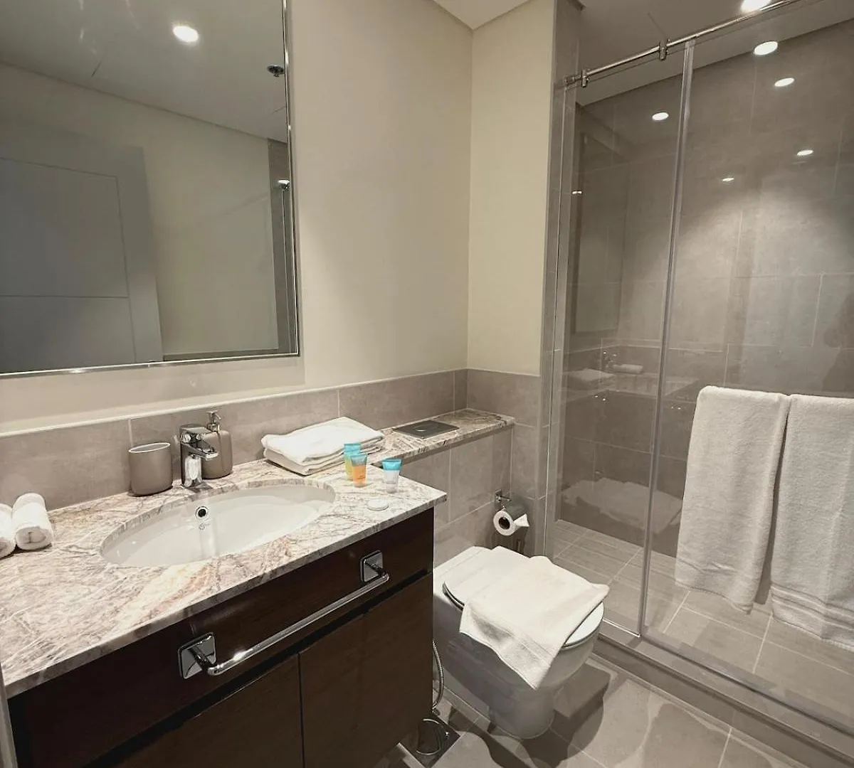 2Br Forte Tower 1 Downtown 3Mn Burj Khalifa Dubaj