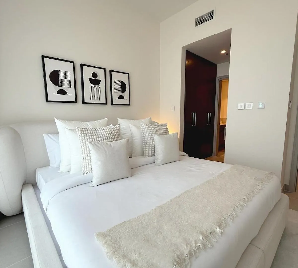2Br Forte Tower 1 Downtown 3Mn Burj Khalifa Dubaj 0*,